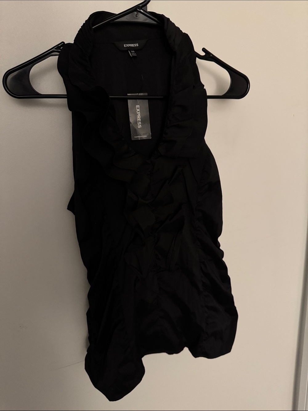 Vintage Express Women's Black Ruffle Sleeveless Top